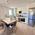 Wellingtonia Apartment